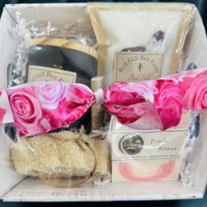 Gift box with candle, bath salts, soap and loofah.