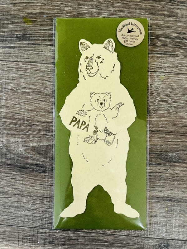 Bear cutout card with "Papa" text.