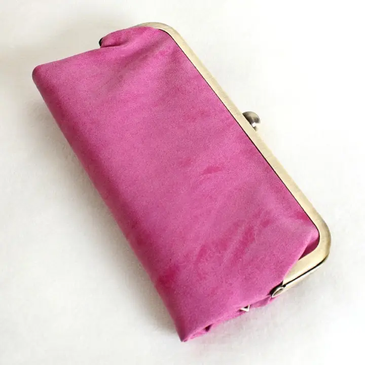 Kiss Lock Clutch Bag - Image 7